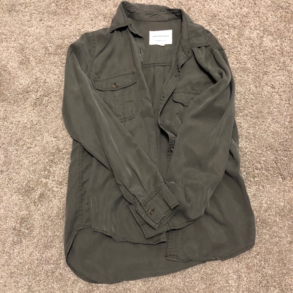 Aeropostale button up top